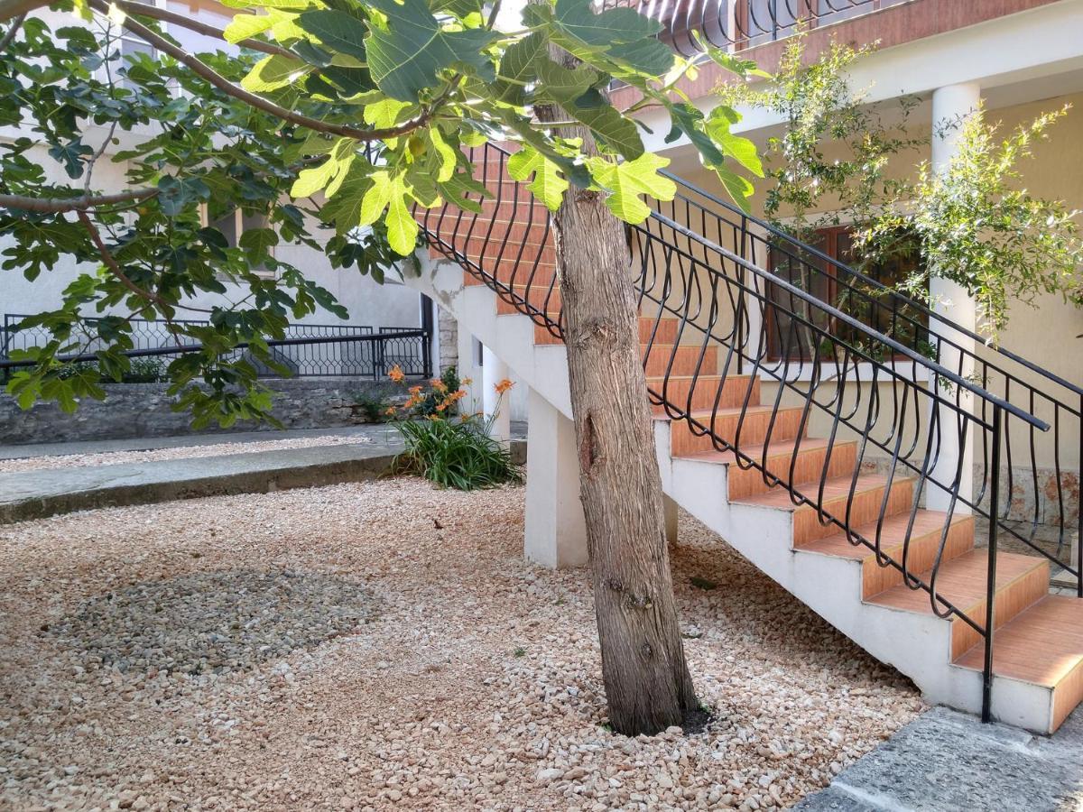 Guest House Yoanna Balchik Exterior foto