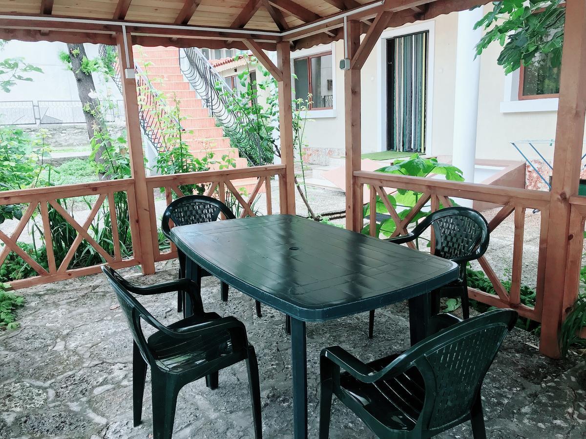Guest House Yoanna Balchik Exterior foto