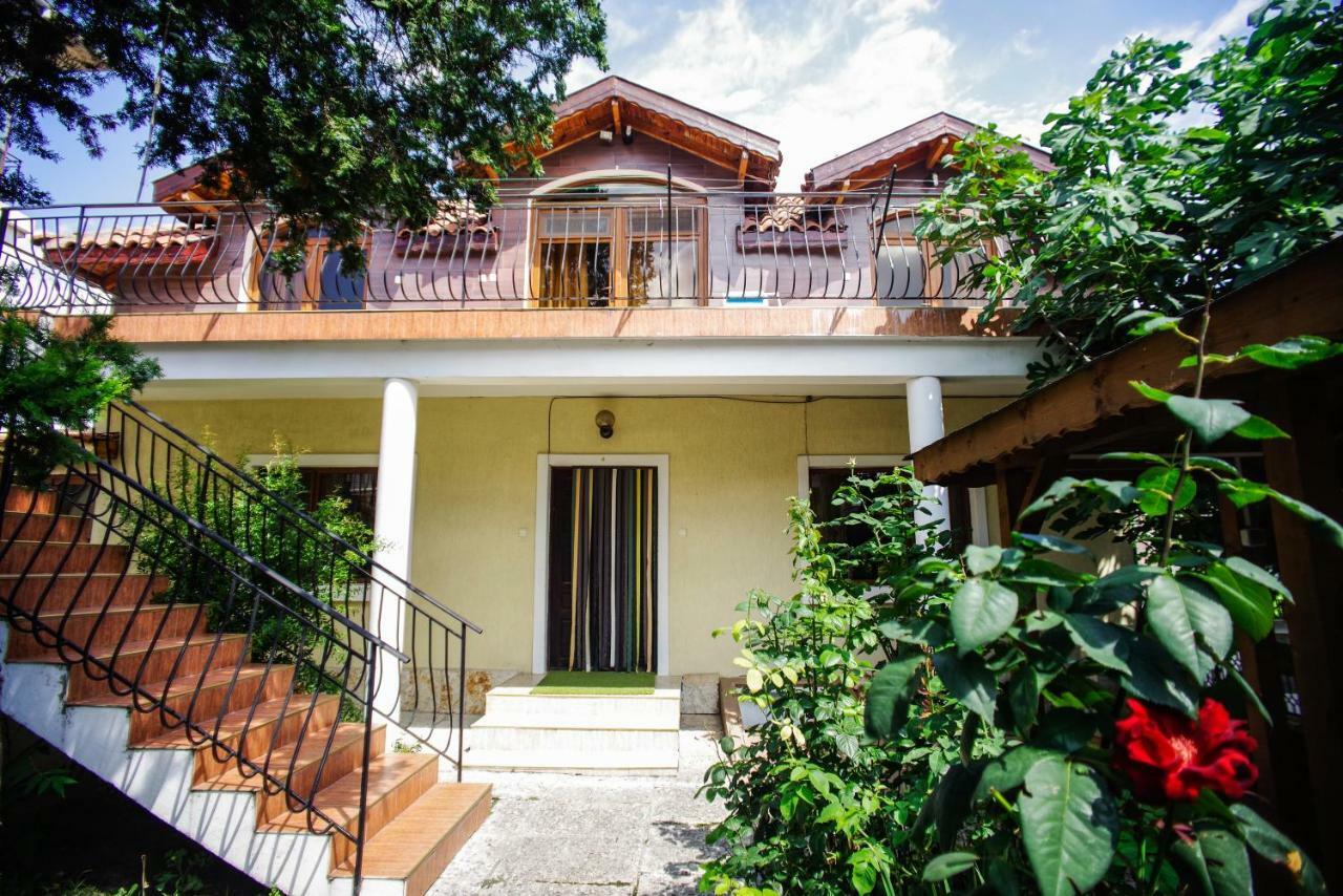 Guest House Yoanna Balchik Exterior foto